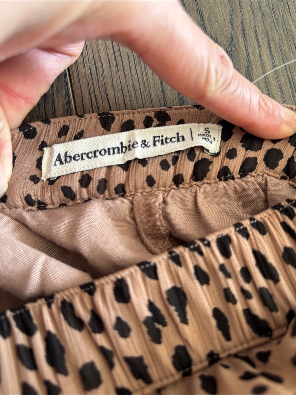 Abercrombie & Fitch Beige Animal Print Pleated Midi Skirt Small - Picture 4 of 5